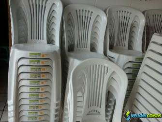 Locação e vendas de mesas e cadeiras de plástico