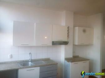 Aluga-se este apartamento t2 no 2ºandar no miramar