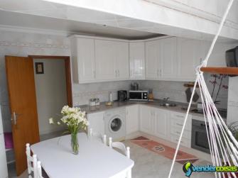 Apartamento t2 com cozinha grande e todo renovado