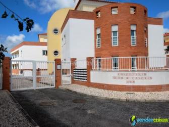 Apartamento t2 em condominio fechado com piscina, 