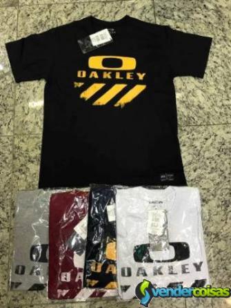 Camisetas oakley em ataca