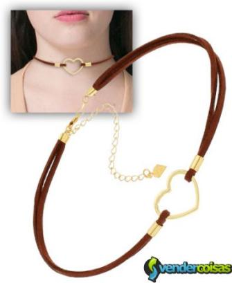 Gargantilha de coração vazado folheado a ouro choker