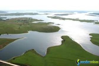 Herdade no lago alqueva, maior lago da europa