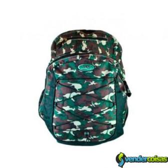 Mochila camuflada 